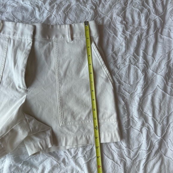 Ann Taylor White Shorts Pockets - Picture 2 of 8